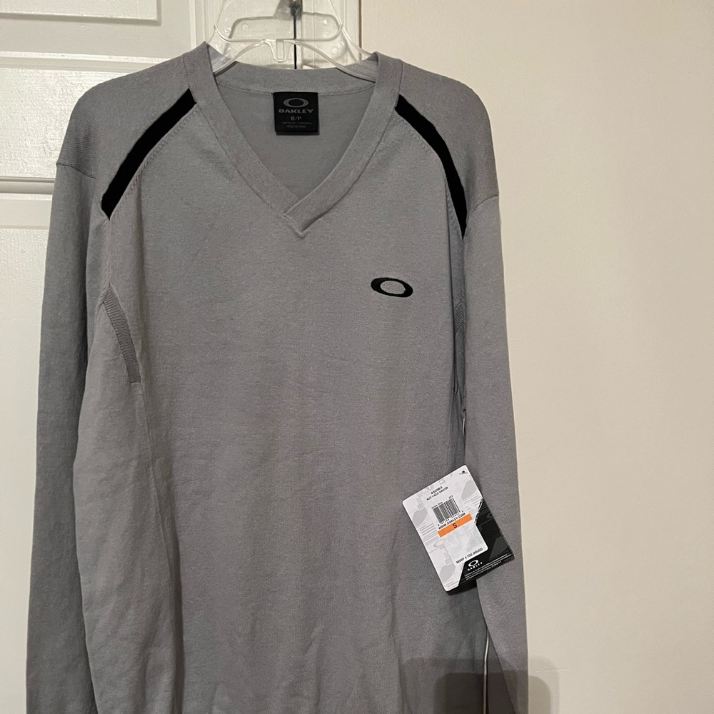NWT Oakley sweater size S